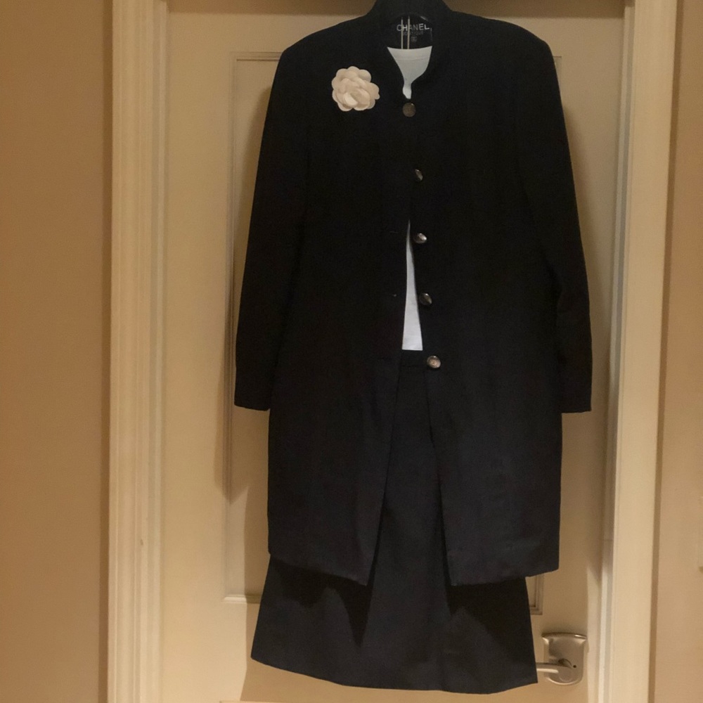 CHANEL black skirt suit, size 8, Authentic Vintage